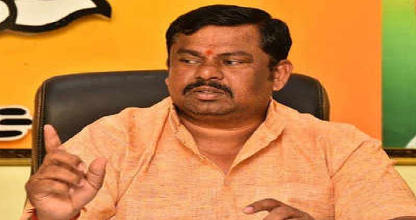 विवादित BJP विधायक राजा सिंह बोले- फेसबुक पर हूं ही नहीं, पाबंदी का सवाल ही नहीं उठता विवादित BJP विधायक राजा सिंह बोले- फेसबुक पर हूं ही नहीं, पाबंदी का सवाल ही नहीं उठता